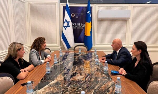 Gjini pret në një takim ambasadoren e Izraelit në Kosovë