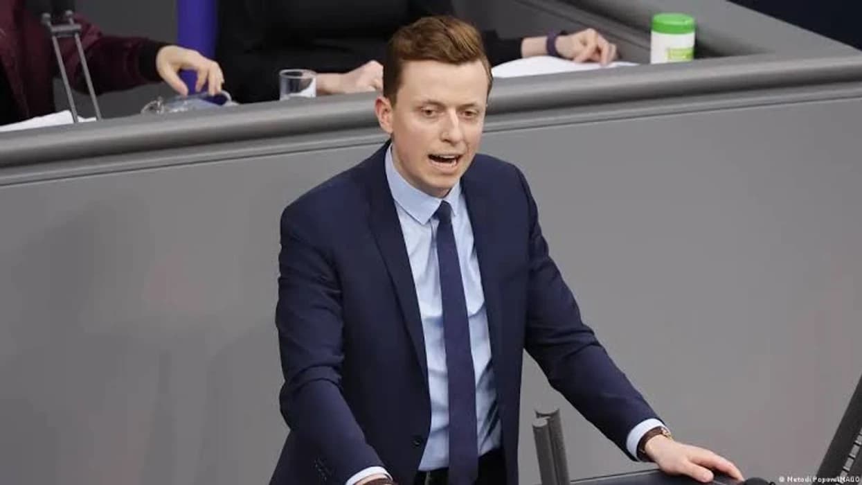 Deputeti i Budenstagut: Serbia duhet ta shkarkojë menjëherë ministren Paunoviq