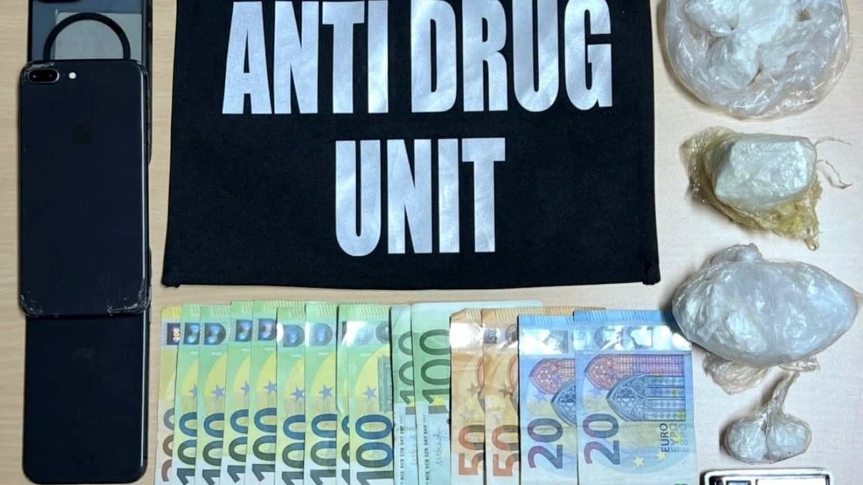 Operacion antidrogë në Prishtinë – arrestohen dy persona, konfiskohen rreth 150 gramë kokainë