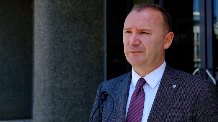 Zemaj: Më është kërkuar nënshkrimi për shkarkimin e Abdixhikut, qëndrimin do ta jap pas mbledhjes