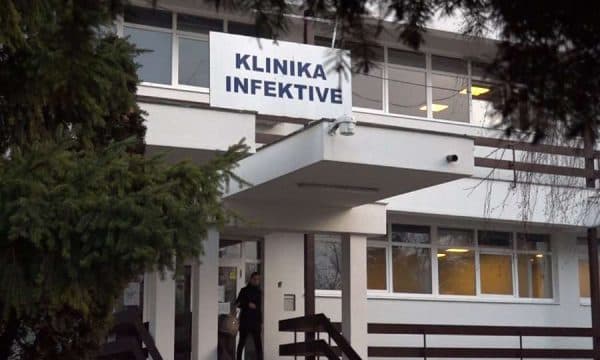 QKUK: Rreth 70 persona me simptoma të helmimit nga ushqimi, 22 u shtruan në Infektivë