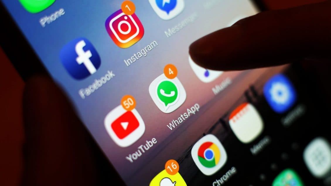Franca sot voton ndalimin e rrjeteve sociale për fëmijët nën 15 vjeç