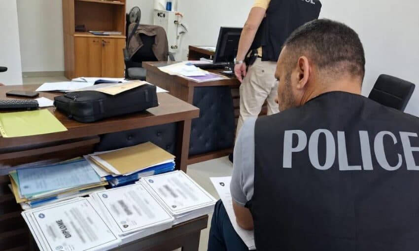Dyshohet se lëshoi 1,679 diploma pa trajnime, arrestohet një person në Prizren