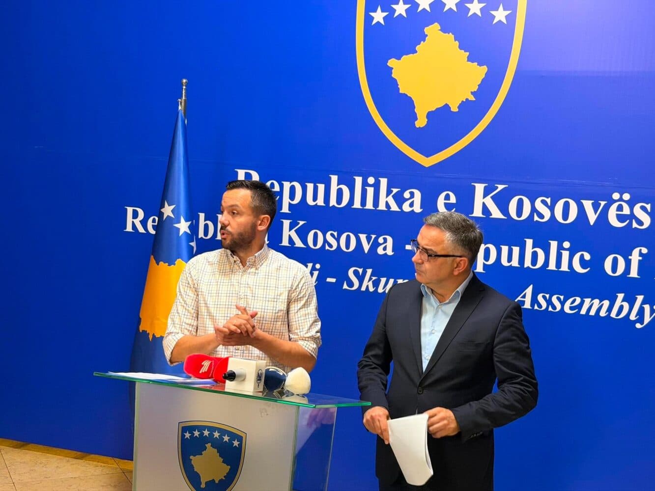 PDK dhe Aleanca i bëjnë thirrje Deharit: Seanca të mbahet nesër në 11:00