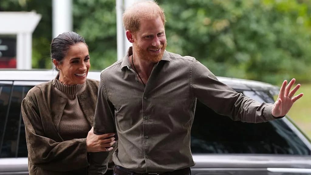 Princi Harry dhe Meghan pritet të rikthehen sot në Britani me dy fëmijët