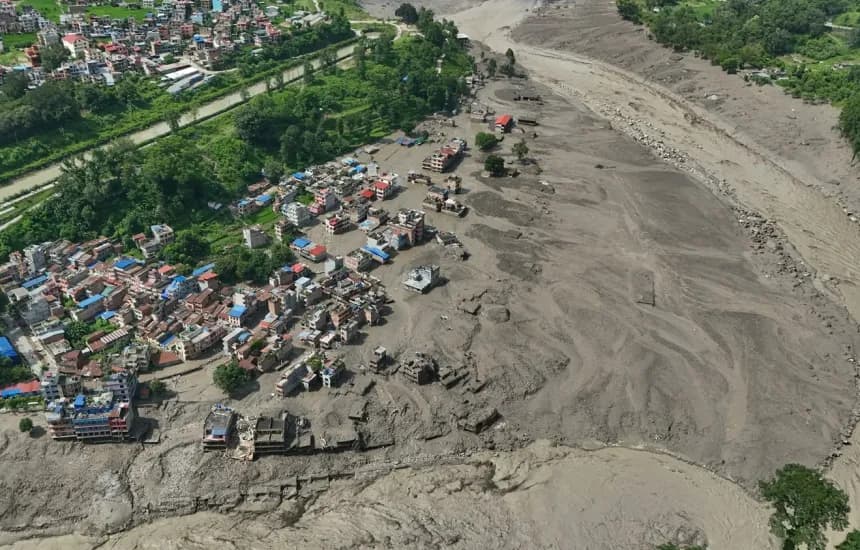 Të paktën 17 të vdekur nga përmbytjet dhe rrëshqitjet e dheut në Nepal