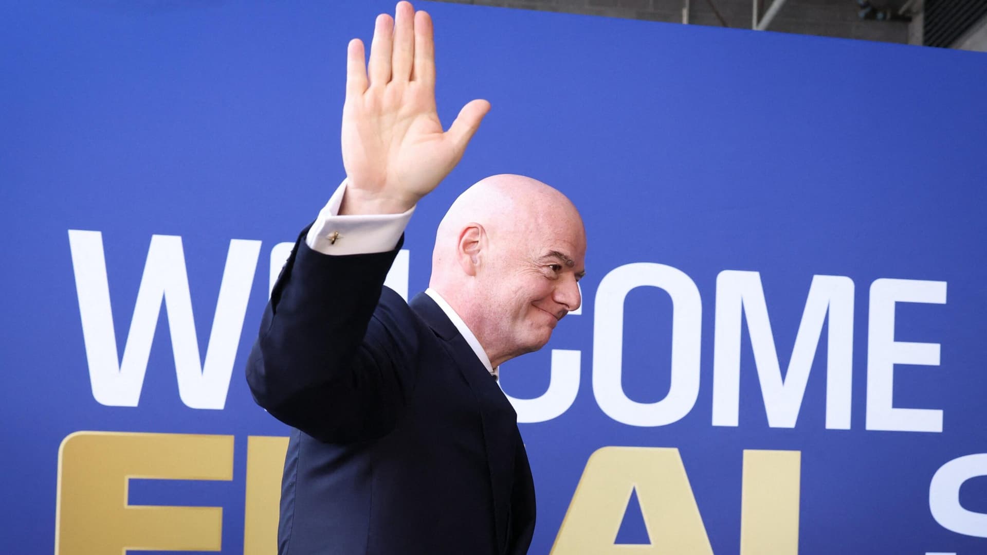 Infantino kërkon falje pas polemikave në FIFA, në prag të garës për një mandat të katërt