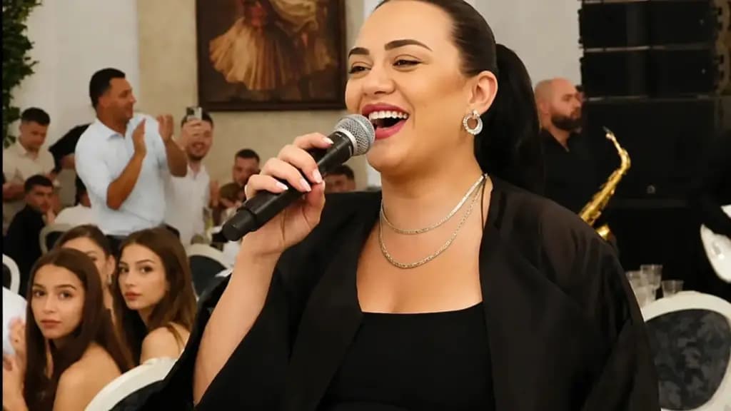 Albina Kelmendi bëhet nënë për herë të parë – zbulon emrin e djalit