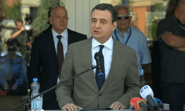 Kurti shfaqet në ceremoninë e diplomimit të kadetëve të Shërbimit Korrektues