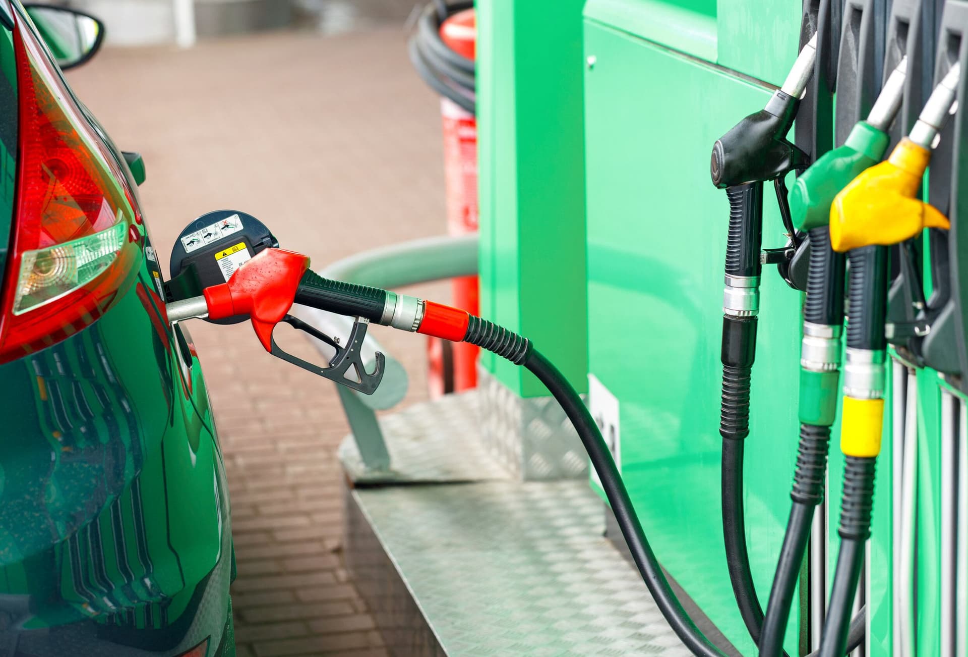 MINT publikon çmimet e reja të derivateve, nafta 1.79 euro e benzina 1.53 euro