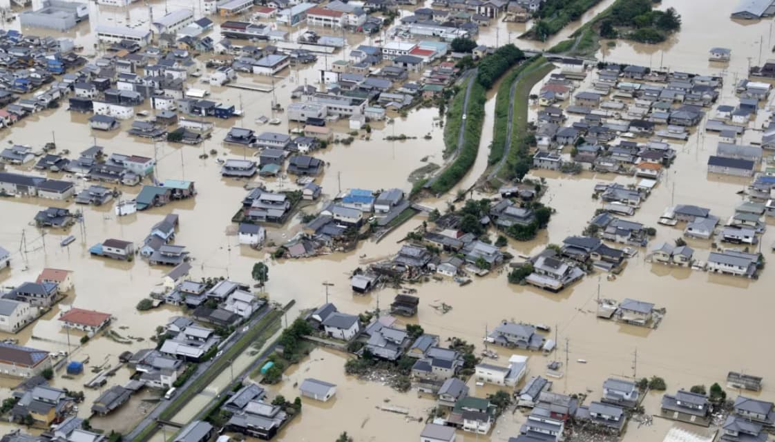 Të paktën shtatë të vdekur dhe gjashtë të zhdukur nga tajfuni Dujuan që goditi Japoninë, 58 mijë familje pa energji elektrike