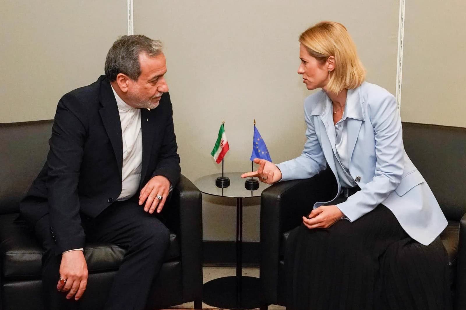 Kallas kërkon kalim të lirë të anijeve në Hormuz pas takimit me ministrin e Jashtëm të Iranit