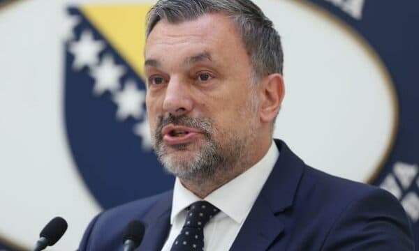 Konakoviqi dëbon nga Bosnja dy diplomatë serbë: U jep 48 orë të largohen