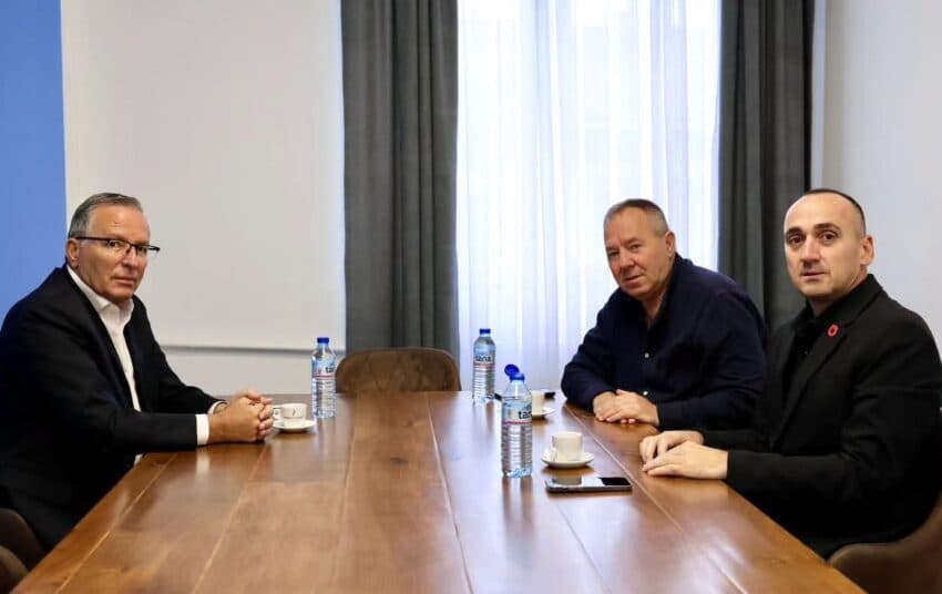 Hamza pret në takim udhëheqësit e OVL-UÇK-së: Më 1 tetor, të gjithë në shesh kundër padrejtësisë