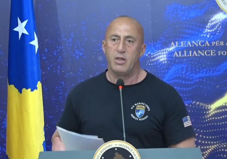 Haradinaj del me logo të NATO-s në konferencë, kërkon largimin e Kurtit