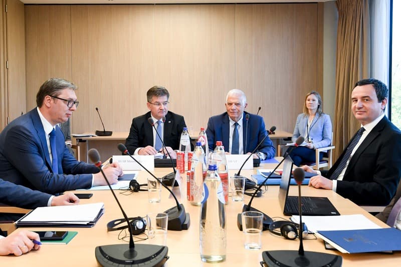 Kurti dhe Vuçiq miratojnë Deklaratën për të Zhdukurit