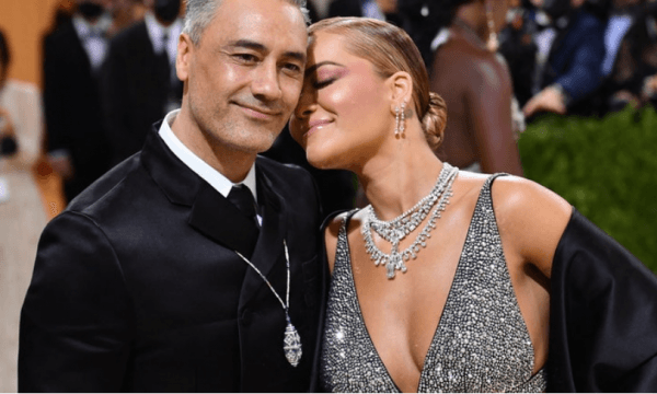 Rita Ora në mesin e artistëve me mbi 1 miliard transmetime në Britani