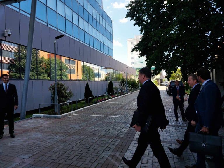 Detaje nga takimet e djeshme të Lajçakut me Vjosa Osmanin, Albin Kurtin, KFOR-in e EULEX-in