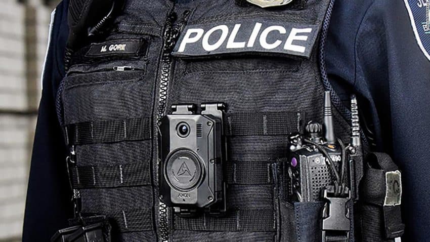 Policët e Kosovës bëhen me kamera të trupit, bëhet pranim-dorëzimi i donacionit