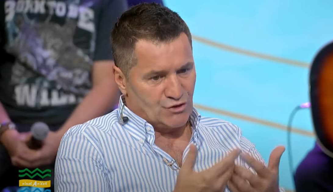 “Asesi nuk mund ta këndojë” – E pazakontë natën e dasmës çifti i kërkuan Afrimi Muqiqit këngën “Ne po ndahemi”
