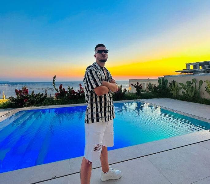 Florian Tufallari sapo ka lansuar një super këngë të titulluar M‘kalle