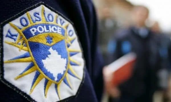 Hyn ilegalisht nga Serbia, ndalohen dy serbë