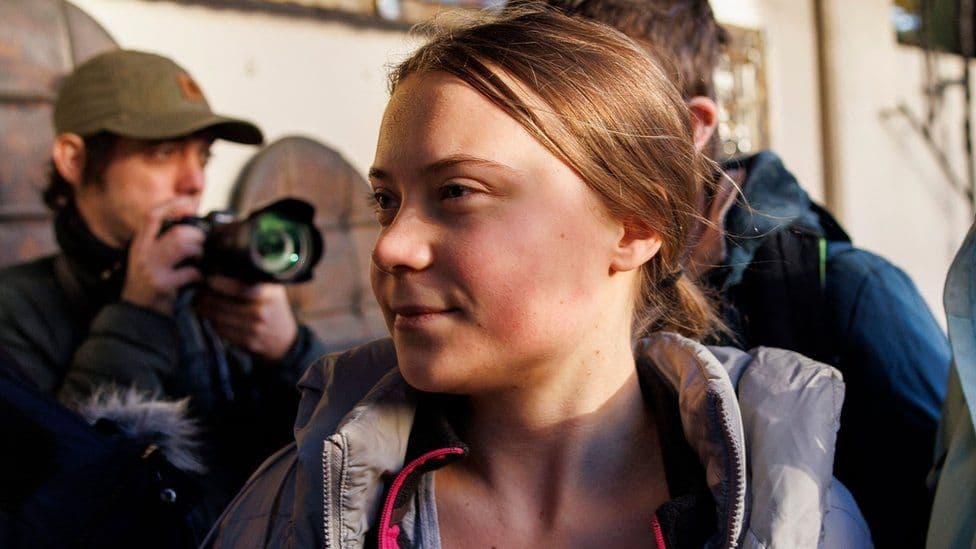 Aktivistja Greta Thunberg largohet nga gjykata e Londrës