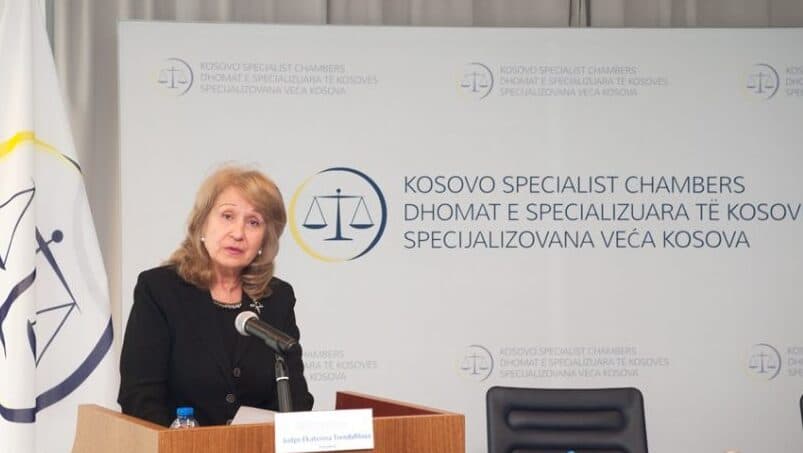 Trendafilova për protestuesit: Nuk e kuptoj pse po bëhen veprimet e tilla, mund të vijnë të diskutojmë