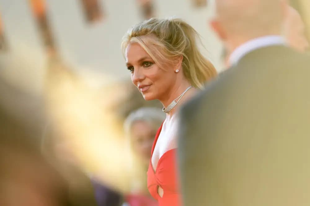 Pas ndarjes, Britney Spears ndihet “e çuditshme” si beqare
