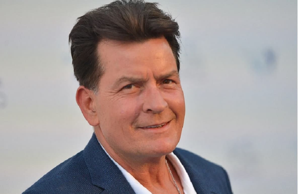 Charlie Sheen: Kam qenë ‘esëll’ për gjashtë vjet, ky moment më bëri të ndryshoj