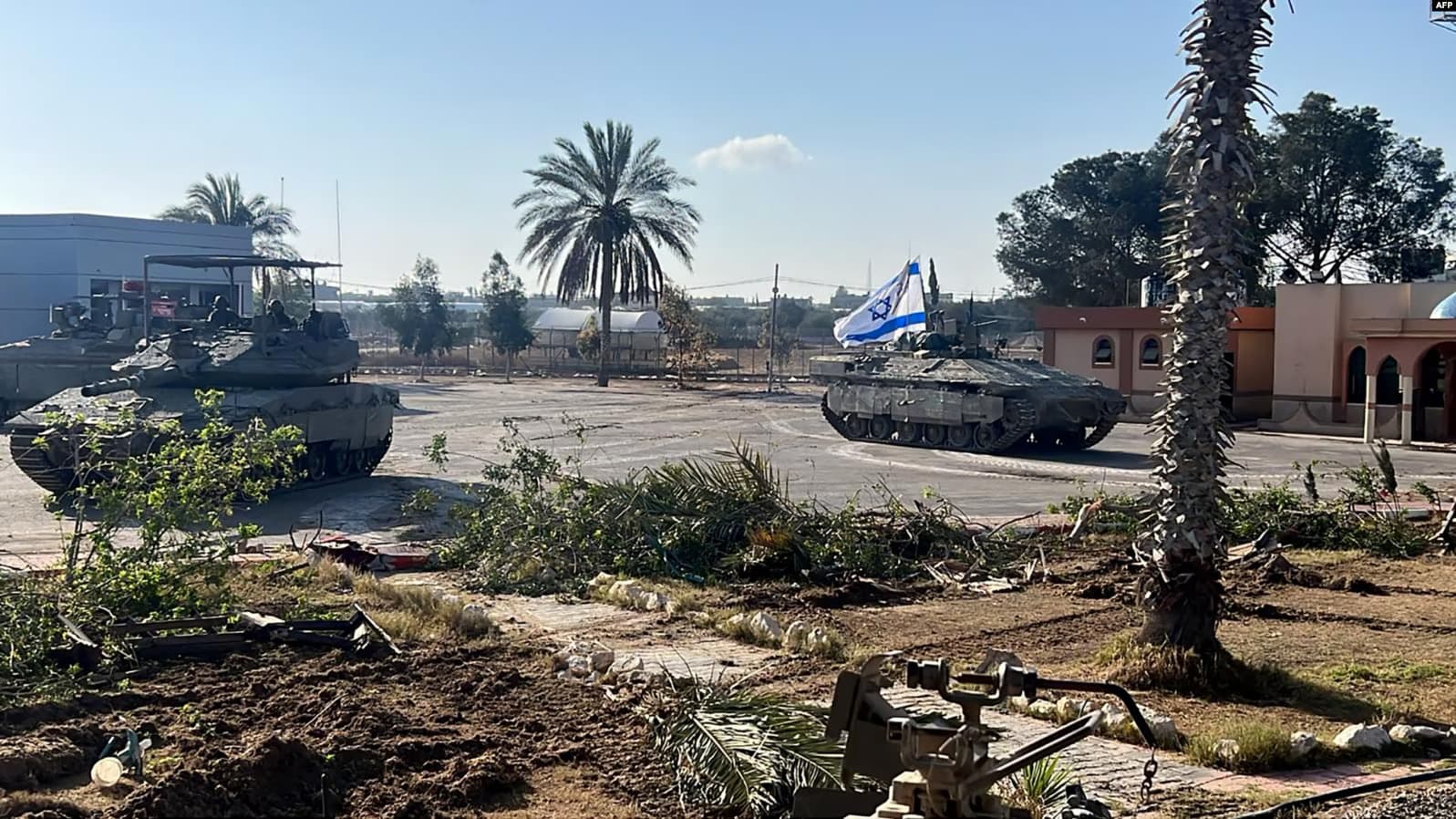 Ushtria izraelite merr nën kontroll kufirin në Rafah