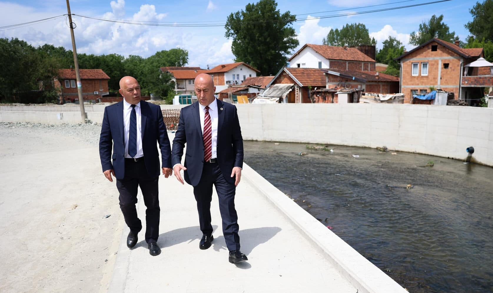 Haradinaj në Gjakovë: Qeverisja e Ardian Gjinit model se si punohet për zhvillimin e vendit