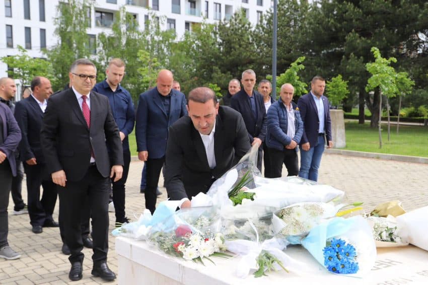 Daut Haradinaj kujton Ilir Konushevcin e Hazir Malën: Ishin shtyllë e fortë e luftës sonë çlirimtare