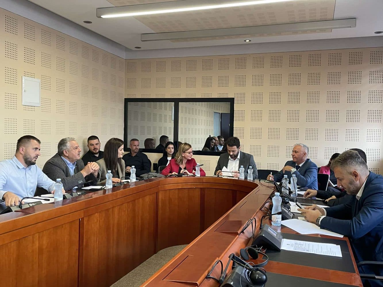 U rrëzua nga Gjykata Kushtetuese – Ligji për Këshillin e Pavarur Mbikëqyrës për Shërbimin Civil procedohet pa 7 nene