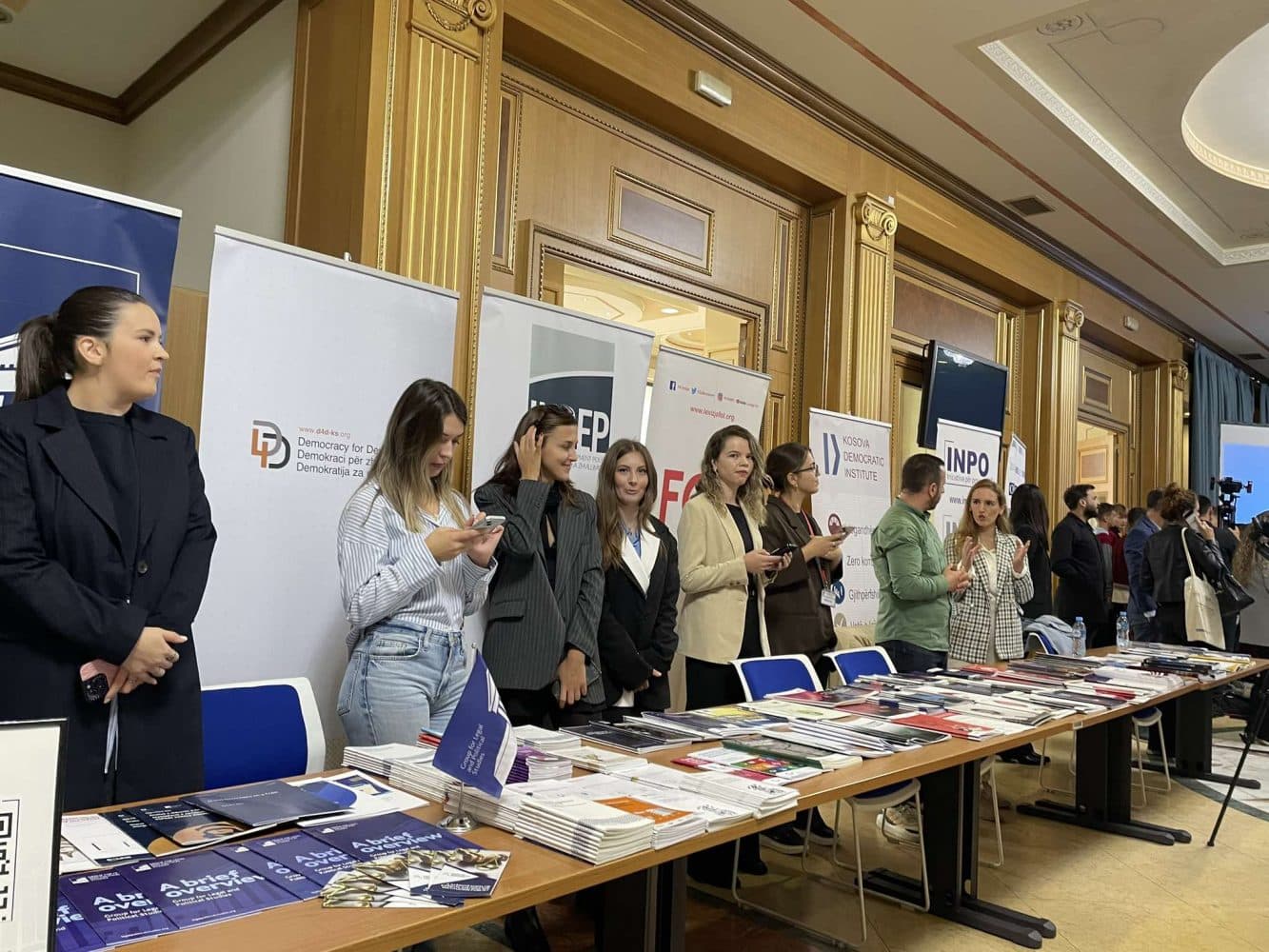 Dita Ndërkombëtare e Demokracisë – Në Kuvend hapet “Panairi i organizatave të shoqërisë civile”