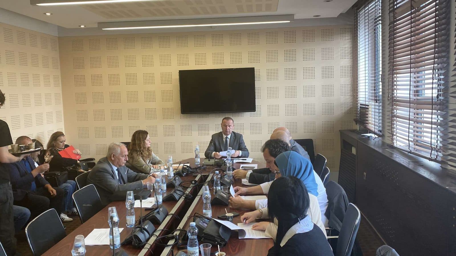 Përkundër kritikave të opozitës, dërgohet në seancë Projektligji për Sigurimin e detyrueshëm të Kujdesit Shëndetësor