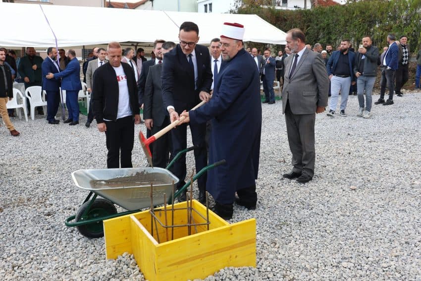 Vihet gurthemeli i një xhamie të re në qytetin e Gjilanit