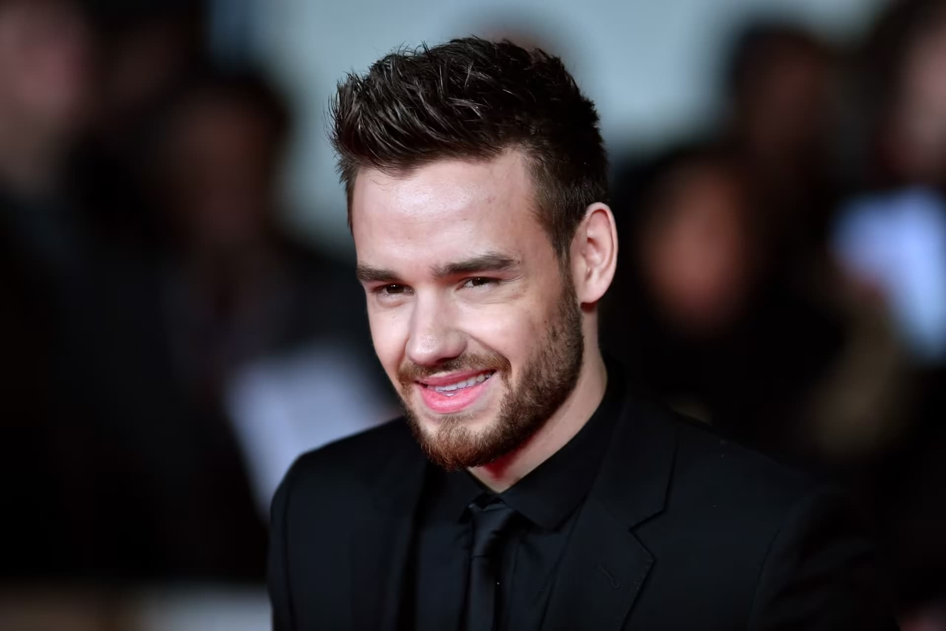 Vdes Liam Payne, ish anëtari i grupit “One Direction”, dyshohet se ra nga ballkoni i një hoteli