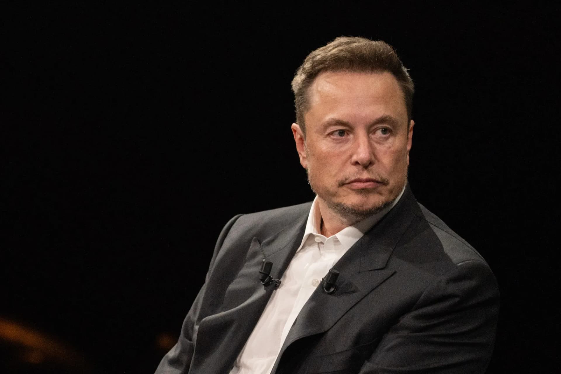 Elon Musk dëshiron ta blejë gjigantin anglez