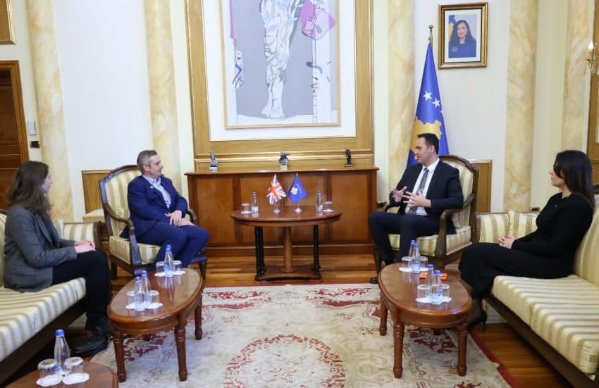Konjufca priti në takim Ambasadorin e Mbretërisë së Bashkuar, Jonathan Hargreaves
