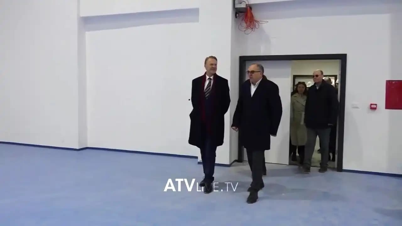 Orav viziton punimet në shkollën që e financoi BE-ja