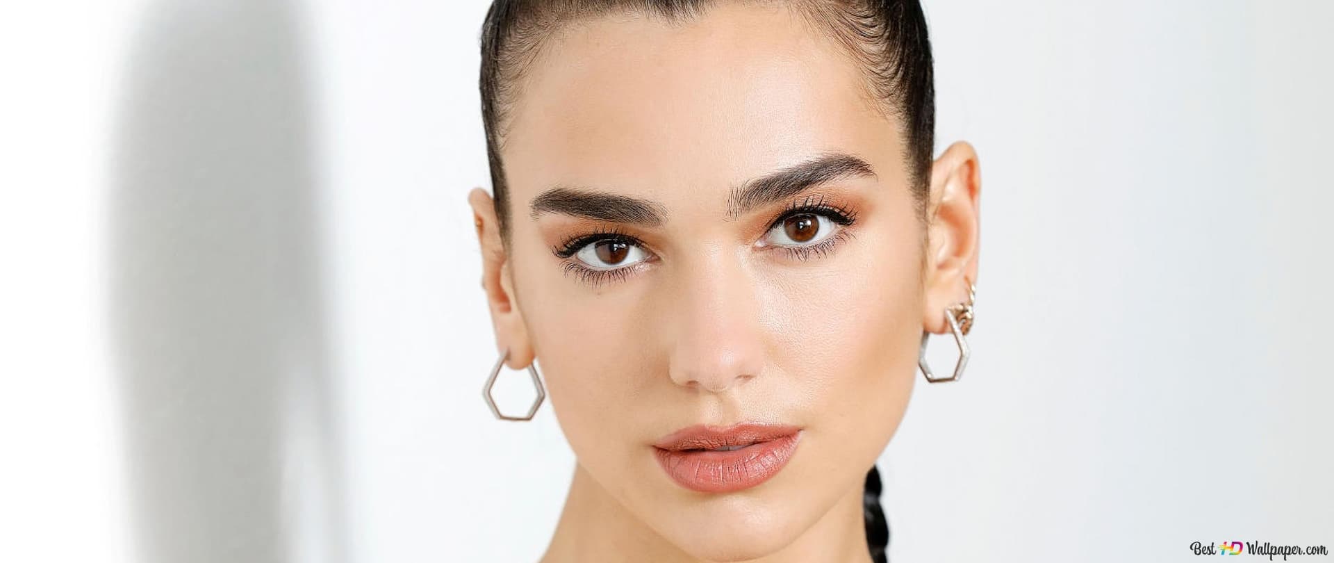 Pse Dua Lipa nuk ishte prezente në çmimet Grammy 2025?