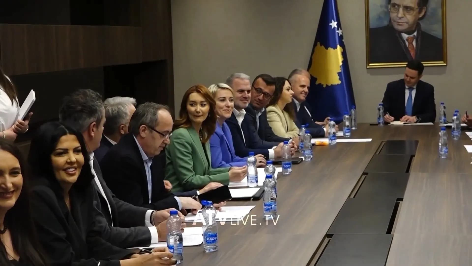 Abdixhiku nuk pohon e as mohon asgjë, zhvendosë debatin jashtë partisë