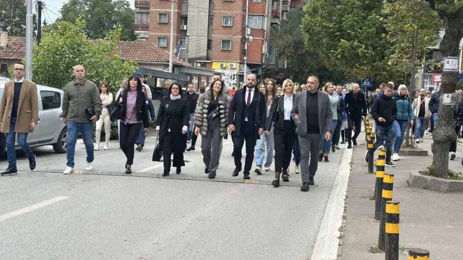 Lista Serbe mbledh qytetarët kundërligjshëm për të votuar në mënyrë të organizuar