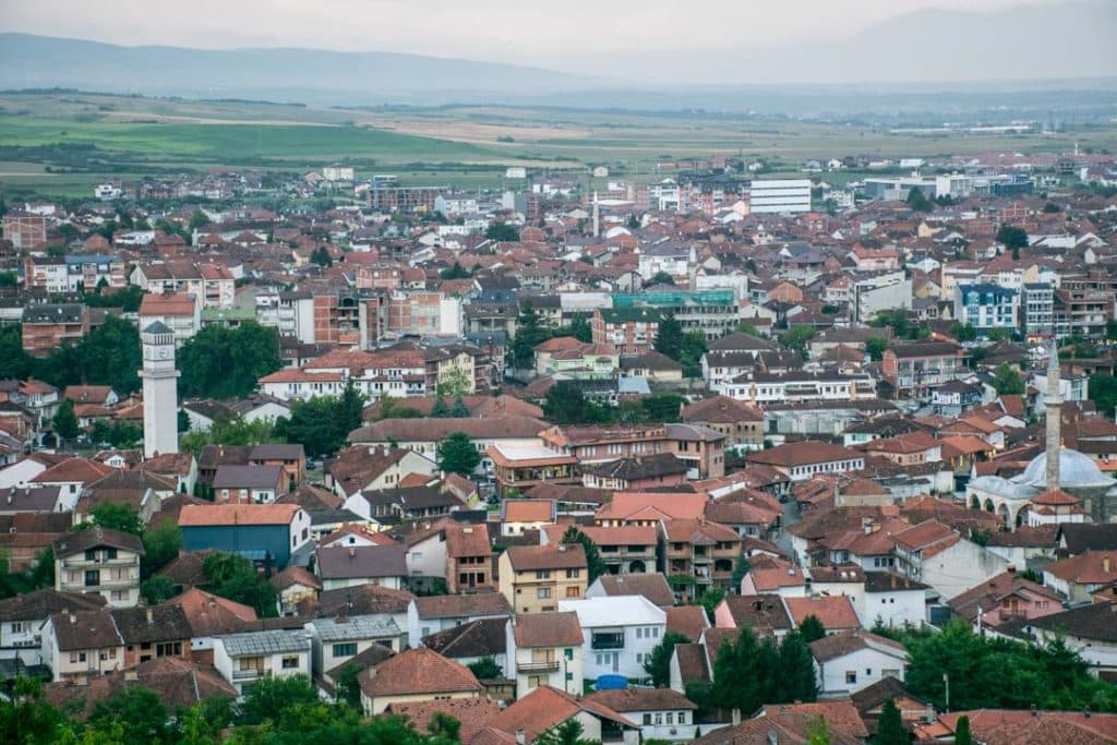 Telashe në një qendër votimi në Gjakovë, qytetarja ankohet se nuk e gjeti veten në listë