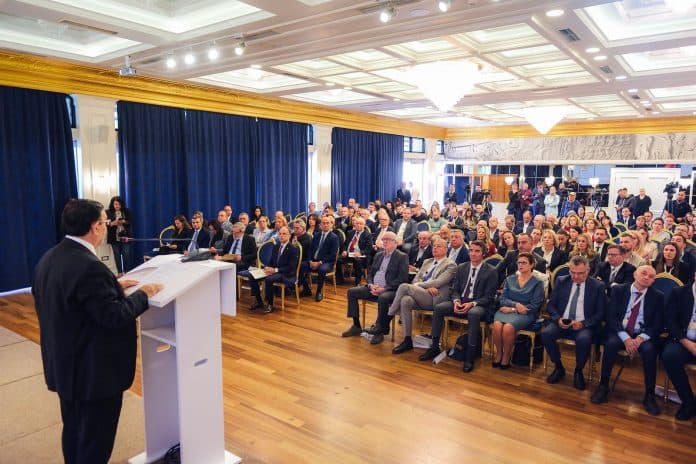 Çel punimet Konferenca e Dytë Ndërkombëtare me titull “Ndryshimet demografike dhe dinamika e tregut të punës – sfidat e zhvillimit të qëndrueshëm ekonomik në Shqipëri, Kosovë dhe rajon”