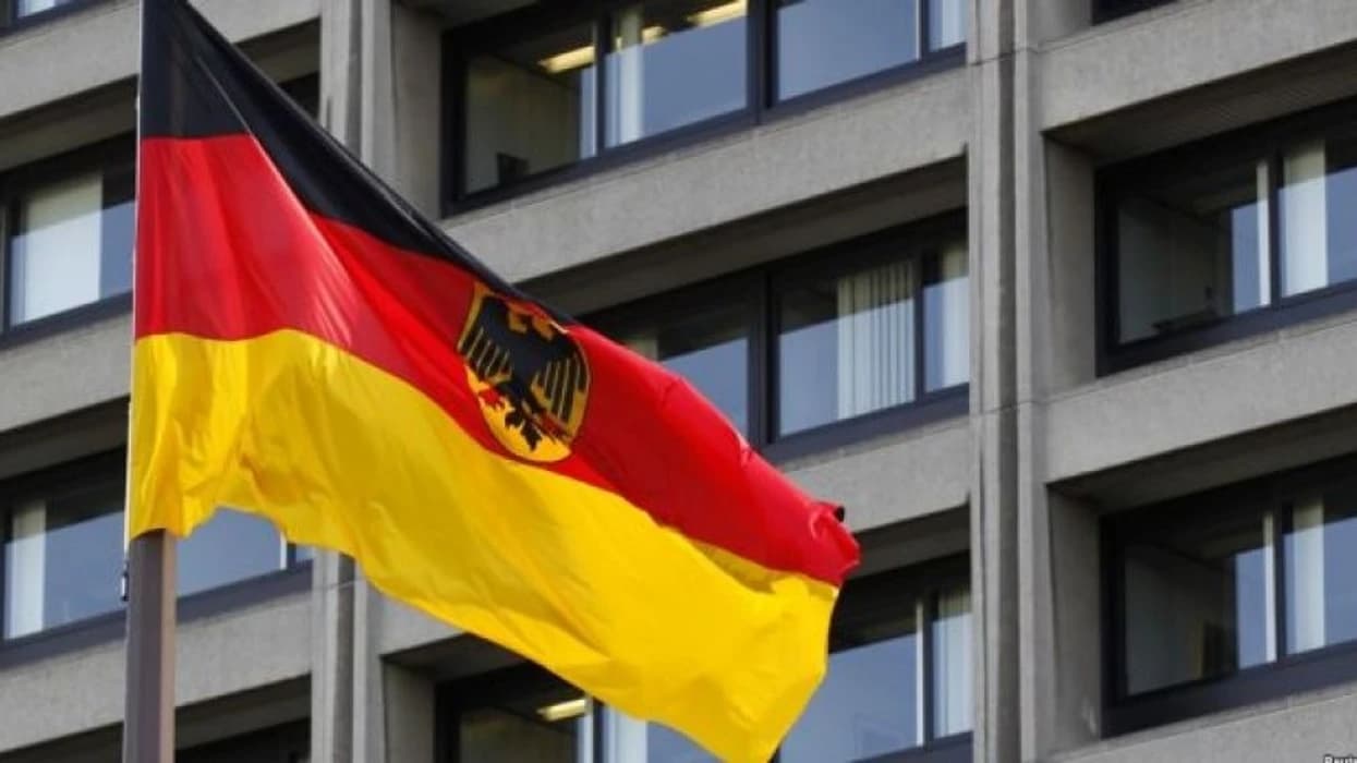 Ambasada e Gjermanisë në Prishtinë del me njoftim të rëndësishëm për legalizimin e dokumenteve