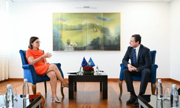 Kurti takon drejtoren për Zgjerim të BE-së për Ballkanin Perëndimor: BE-ja duhet t’i përgjigjet Kosovës me vullnet për anëtarësim