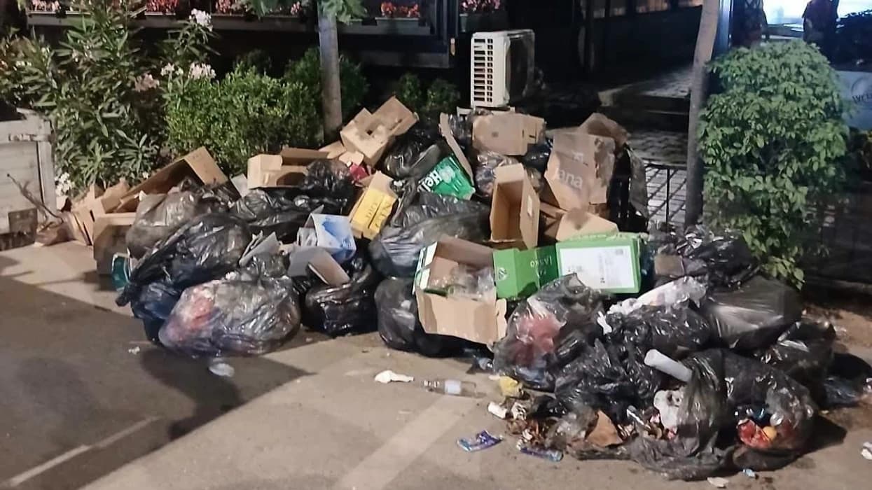 “Ky është turp”, KRM “Pastrimi” reagon pas grumbullimit të mbeturinave te Qafa