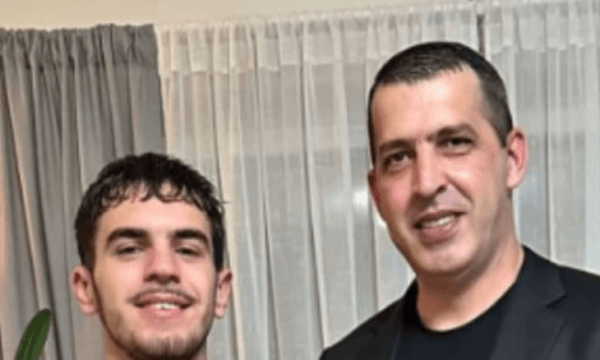 “Babi të do shumë”- Vritet aksidentalisht në Suedi i riu shqiptar, babai prek me dedikimin për djalin